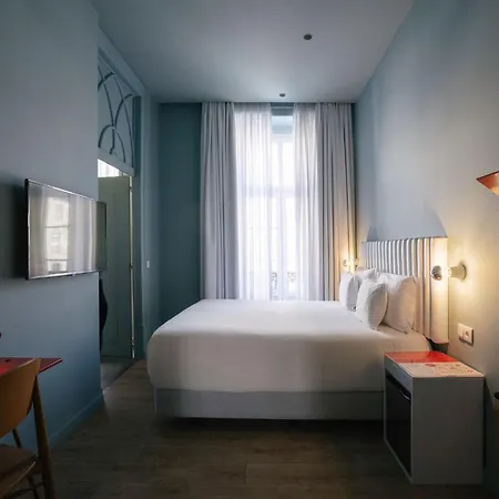 Esqina Cosmopolitan Otel 4*