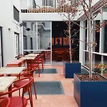 Отель Esqina Cosmopolitan 4*